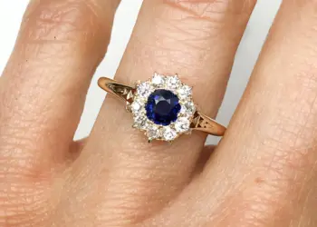 The Oxfordshire Engagement Ring: Rural Charm and Historic Beauty