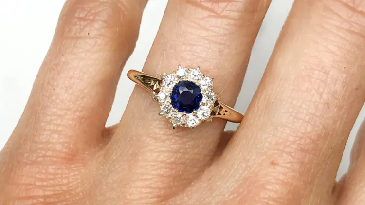 The Oxfordshire Engagement Ring: Rural Charm and Historic Beauty